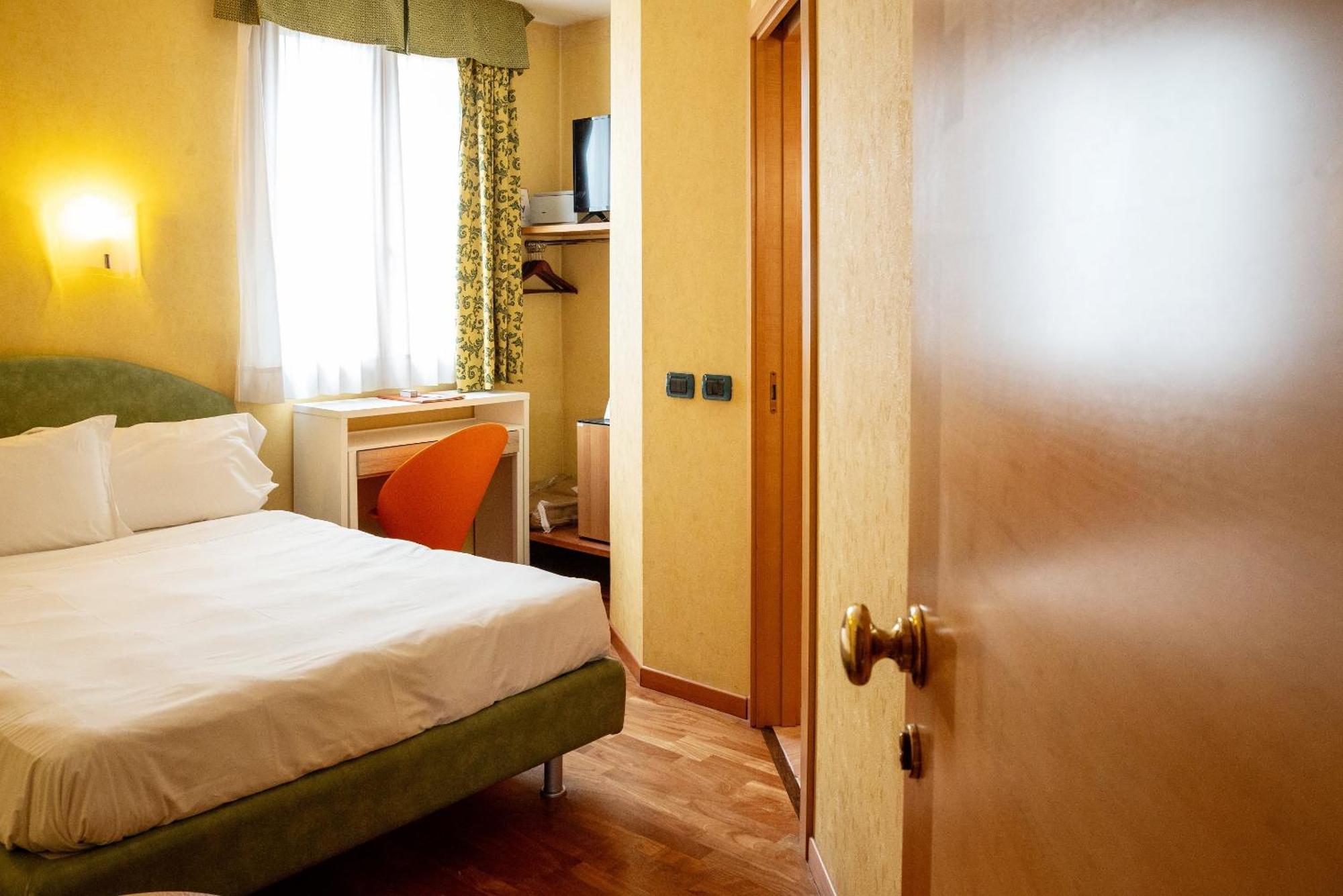 Siriohotel Dormelletto Exterior photo