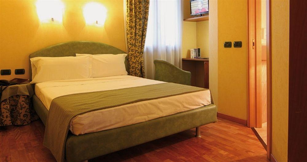 Siriohotel Dormelletto Exterior photo