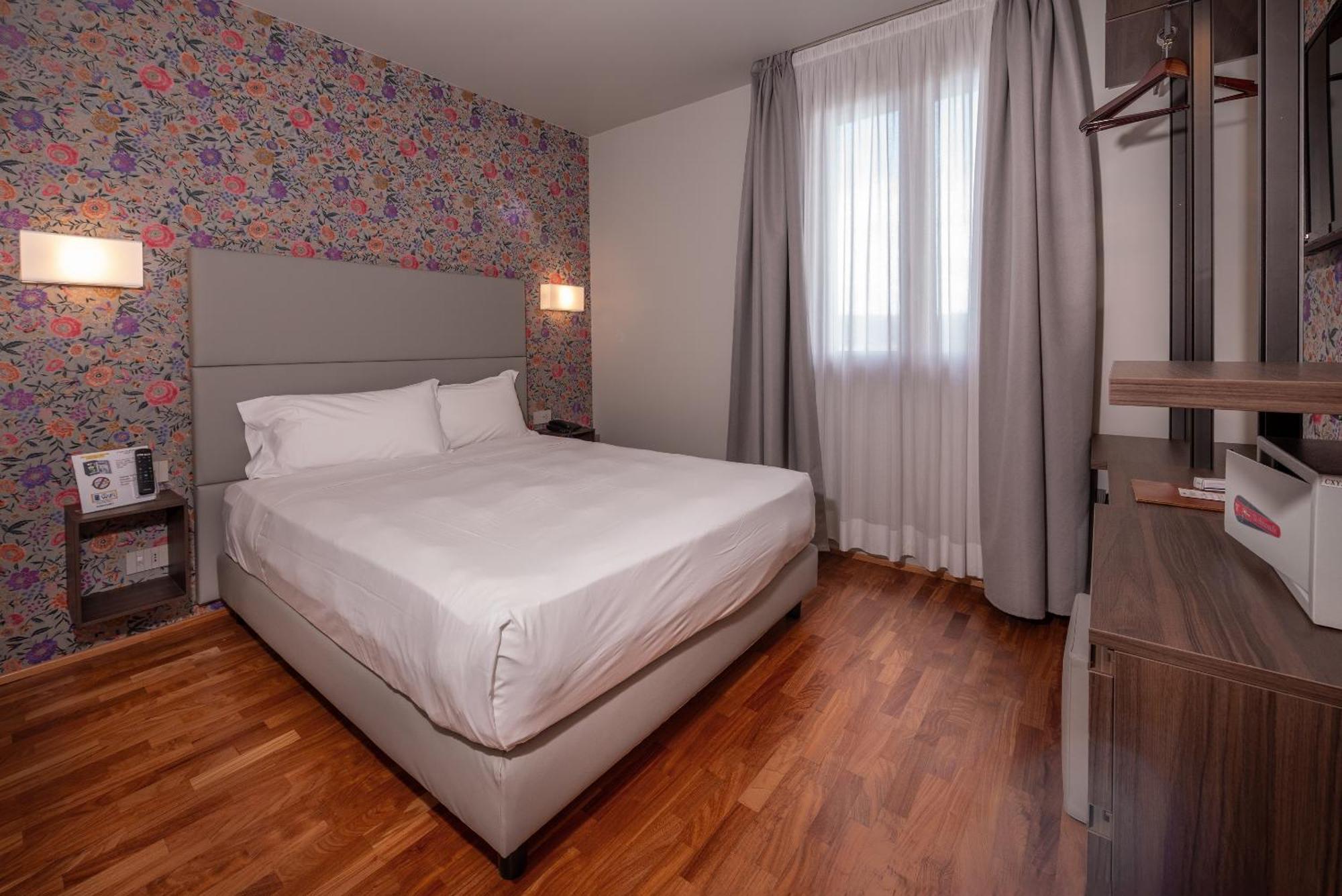 Siriohotel Dormelletto Exterior photo