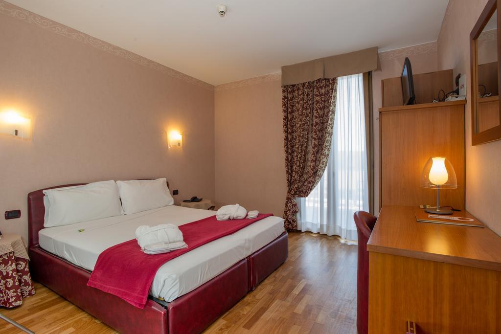 Siriohotel Dormelletto Exterior photo